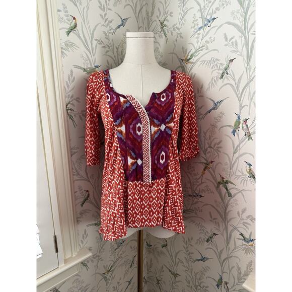 ANTHROPOLOGIE Akemi + Kin XS Boho Tunic Blouse Top Ikat Red Purple - Picture 1 of 6